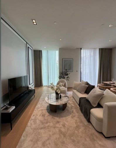 for rent 28Chidlom. 2bed 90sqm. Line id: @pfagent