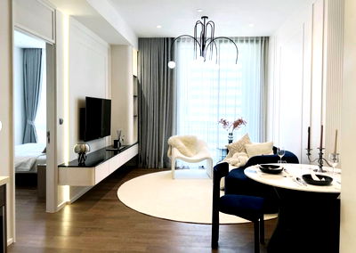 Condos for rent : for rent Muniq Langsuan. 1bed 58sqm. Line id: @pfagent