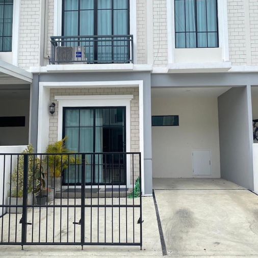 3-bed townhouse for sale, 18.1 sq wah, Pruksa Ville Krungthep Kreetha - Wongwaen
