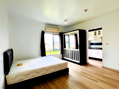 ขายคอนโด : ⚡️Flash sale ตัดใจขายห้องรีโนเวทใหม่ ปูกระเบื้องยางคลิ๊กล็อค ทาสี เปลี่ยนอุปกรณ์ในห้องน้ำ ห้องใหญ่ ราคาถูก คอนโดไอริส แอเวนิว อ่อนนุช-สุวรรณภูมิ