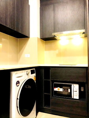 Condos for rent : Condo for rent XT HUAIKWANG (XT Huai Khwang) 1 bedroom type, near MRT Huai Khwang, only 75 meters away.
