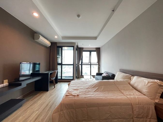 Condo for rent Ladda Plus in the heart of Sriracha beautiful room with furniture city view convenient transportation