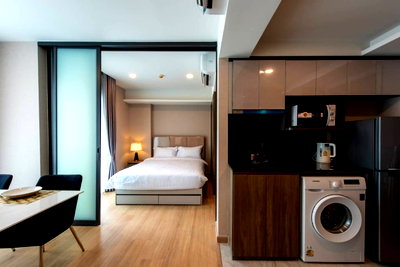 Condos for rent : Condo for rent, LLOYD Research Center - Thonglor, near Bangkok Hospital, only 80 meters.