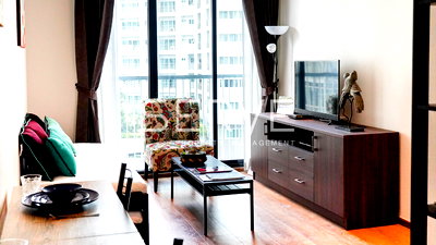 Condos for sale : Real 1 Bed Corner Unit 39.71 sq.m. Shuttle bus to BTS Phrom Phong at Park 24 or Park Origin Phrom Phong Condo / For Sale