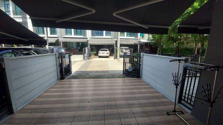 3-bed townhouse for rent, 149 sqm, 18.5 sq wah, Chom Thong