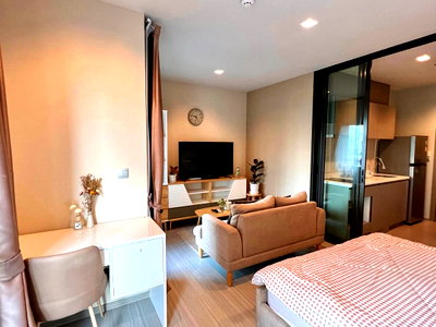 Condos for sale : For Sell Life Asoke - Rama 9 1 Bedroom 28 Sqm Fully Furnished, Near MRT Phra Ram 9
