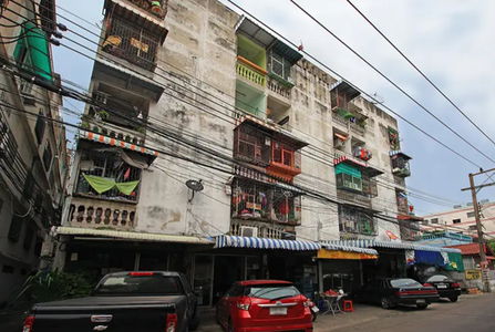 Thanapon condominium
