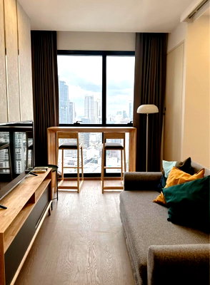 Condos for rent : Ashton Chula Silom【𝐑𝐄𝐍𝐓】🔥Luxury condo, fully built-in room Warm wood tones🔥 Contact Line ID: @hacondo