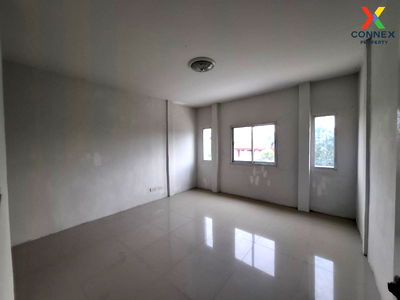 Townhouses for sale Hemaraj Chonburi Industrial Estate : For Sale Townhouse/Townhome  , Baan Warasiri 1 , Nong Kham , Si Racha , Chon Buri , CX-107189 ✅ Live chat with us ADD LINE @connexproperty ✅ 