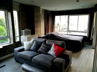 คอนโดให้เช่า : ให้เช่า สุรวงศ์ ซิตี้ รีสอร์ท. สตูดิโอ 42ตร.ม. ว่างพร้อมอยู่ Line id: @pfagent