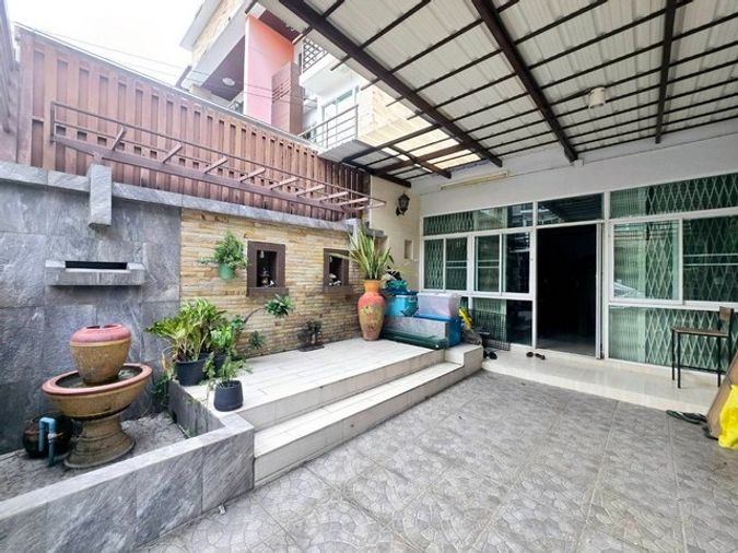 ขายทาวน์โฮม 4 ห้องนอน 250 ตร.ม. 26.5 ตร.ว. เขตวังทองหลาง