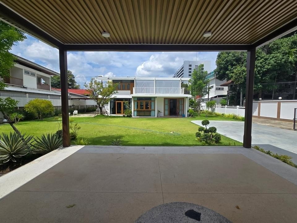 LTHC11047– Home office for rent beds 2 baths 4 size 261 Sq.m. ONLY 150k/Month