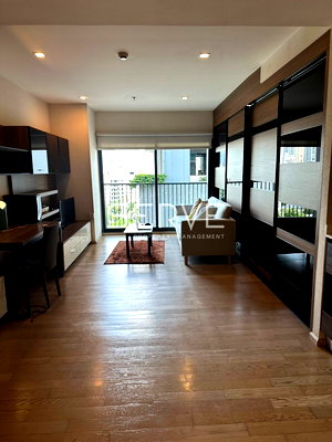 Condos for sale : Hot Deal 5.999 MB (All in) ! Studio with Partition Perfect Location BTS Thong Lo / Rent & Sale-Noble Remix