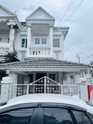 3-bed townhouse for sale, 26.2 sq wah, Phra Khanong