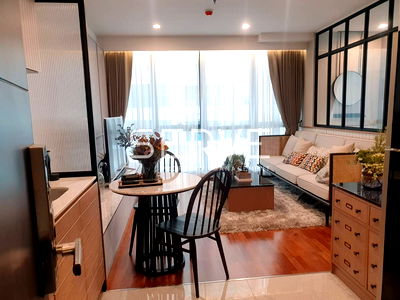 Condos for rent BTS Victory Monument : 1 Bed Nice Room Good Location Close to BTS Ratchathewi 350 m. and Siam Paragon @ Wish Signature Midtown Siam