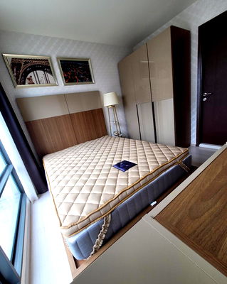 Condos for rent : G8288💛中国客户，请加微信。(在联系方式的旁边) 🅵🅾🆁 🆁🅴🅽🆃 Rhythm Asoke 🅻🅸🅽🅴 ❤️💜@condopremium💜❤️Ready to move in ⬛🟨 📞 065 695 3645🟨⬛