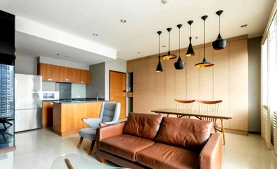 Condos for rent : For rent: Villa Sathorn Condo, 2 bedrooms, near BTS Krung Thon Buri Station, only 50 meters.