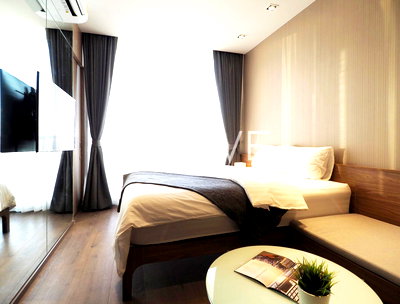 Condos for rent : 5.5 MB- Nice Studio with Partition on High Fl.25+ Good view in Phrom Phong Area at / For Sale-Park 24 (พาร์ค 24)