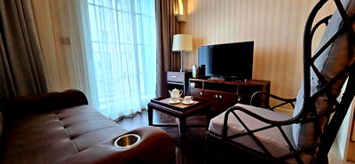 ขายคอนโด : ขายคอนโดติดชายหาด พร้อมเฟอร์นิเจอร์ ห้อง 36 ตรม. พร้อมเข้าอยู่ และสิ่งอำนวยความสะดวกมากมาย