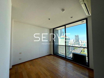 Condos for sale : Corner Room 2 Beds with Bathtub 66 sq.m. River View Close to BTS Surasak 160 m. / For Sale-Noble Revo Silom