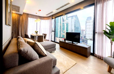 Condos for sale : Nice Room 2 Beds with Bathtub 64 sq.m. High Fl. Good Location MRT Sukhumvit 20 m. and BTS Asok 230 m at Ashton Asoke Condo / For Sale
