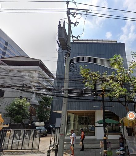For Rent 4-fl. Office Space in Soi Convent , Silom,  opposite to St.Joseph Convent School or side, near Saladeang BTS Station.  