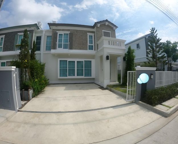 ให้เช่าทาวน์โฮม 2 ห้องนอน 146 ตร.ม. 40 ตร.ว. อัญญ่า บางนา - รามคำแหง 2