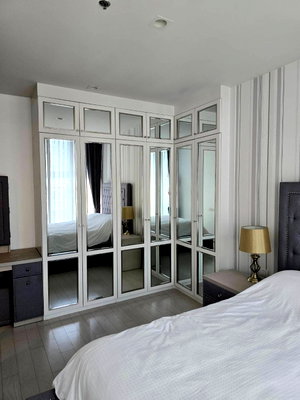 Condos for rent : For rent condo Noble Ploenchit 1 Beds hight floor (S15-5502)