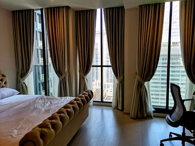 คอนโดให้เช่า : For rent condo Noble ploenChit fully furnished (S15-14018)