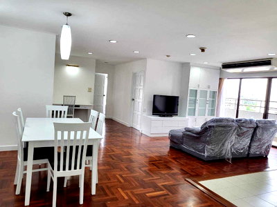 Condos for rent : LTHC11095-CONDO FOR RENT at Richmond Palace 3beds 2baths size 144 Sqm. Near BTS Phrom Phong ONLY 55k/month