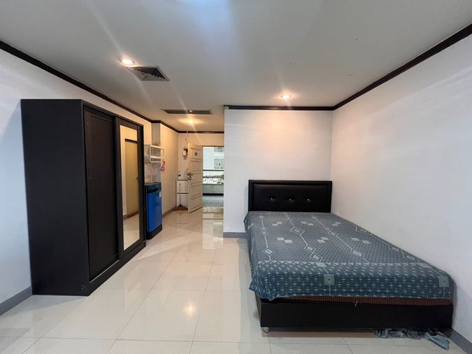 For Rent Country Complex Bangna 38Sqm. [Line: Yosita828]
