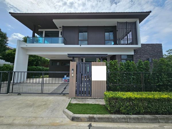 Houses for sale : Mantana Kalapapruk-WongwaenMantana Kalapapruk-Wongwaen