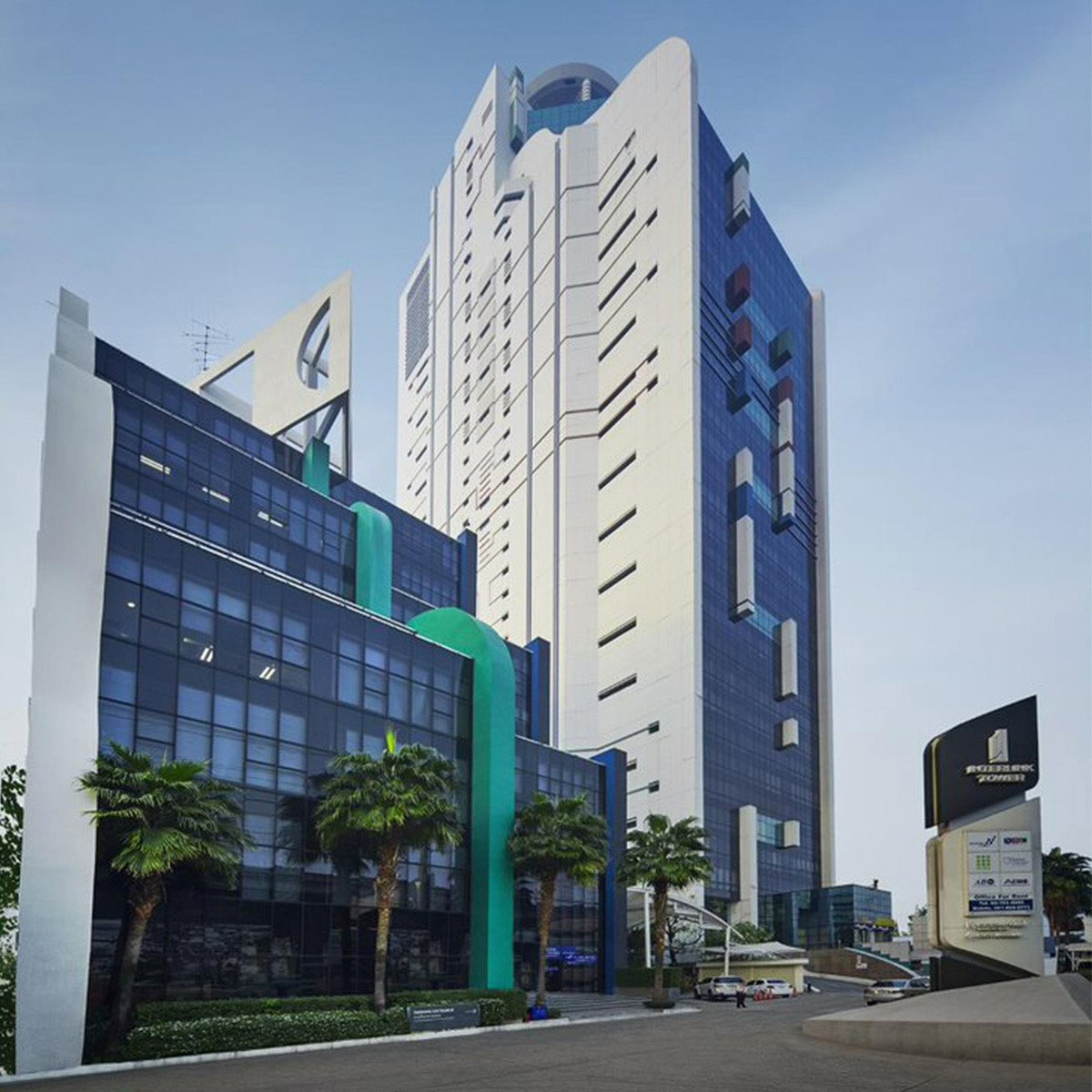 พื้นที่สำนักงาน ให้เช่า อาคาร อินเตอร์ลิ้งค์ ทาวเวอร์ บางนา พท. 143.95 ตร.ม. ค่าเช่า 86,370 บาท*/เดือน (ตร.ม.ละ 600 บาท)