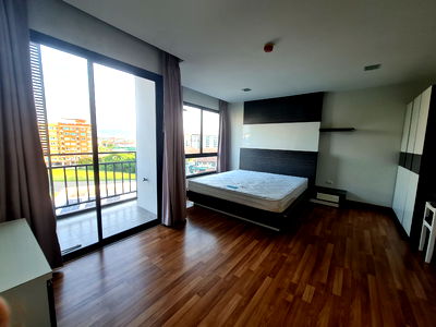 คอนโด บางแสน : Living Avenue Bangsaen (ลิฟวิ่ง อเวนิว บางแสน) หลังห้างแหลมทองบางแสน ใกล้ ม.บูรพา ทำเลดี วิวโล่งสวย เห็นภูเขาไกลๆ