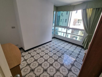 For sale Sathorn House Price 12.8 million Tel : 0814938870