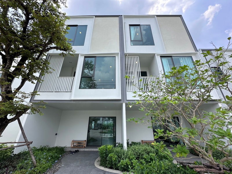 ขายทาวน์โฮม : ขาย ทาวน์โฮม ไวบ์ บางนา 155 ตรม 17 ตรว Vibe Bangna ใกล้ Mega บางนา