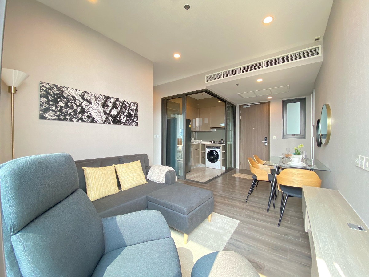 Condo For SALE Whizdom Essence ชั้นสูง Layout ห้องเป็นแบบหน้ากว้าง ต่ำแหน่งมุม ทิศใต้ วิวสวย @9.66 MB