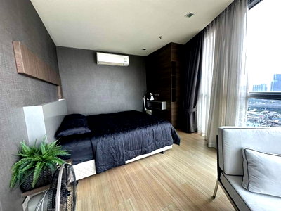Condos for rent : Skywalk Resident Condominium, Close to Phra Kanong BTS Station (Rt-01)
