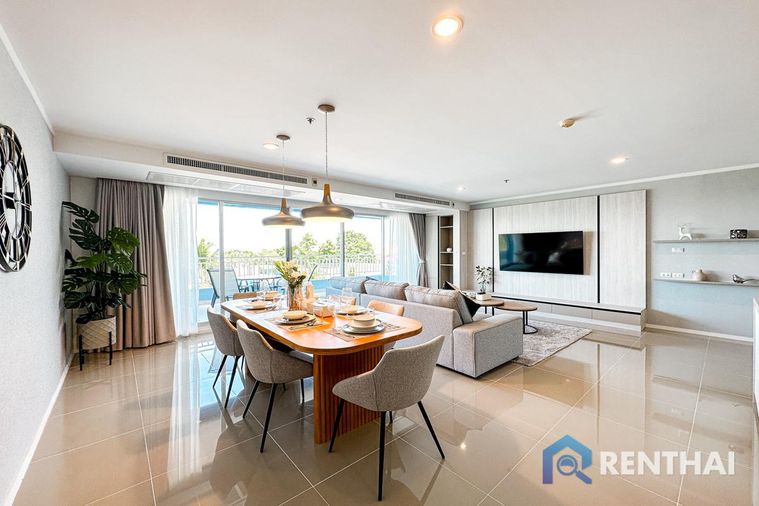 Lumpini Park Beach Jomtien  3 bedroom 3 bathroom direct Sea view