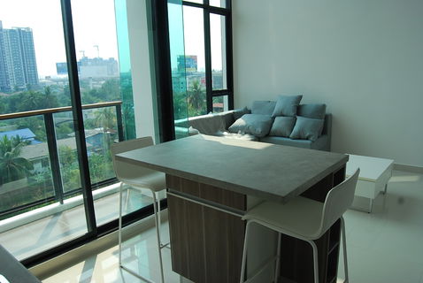 ขายคอนโด Duplex zelle รัตนาธิเบศร์ ขนาด 50 ตรม 1 ห้องนอน 2 ห้องน้ำ ชั้น 7 และ 8 มุมส่วนตัว ระเบียงหันไปทางทิศตะวันออกเฉียงใต้ ไม่มีตึกบัง