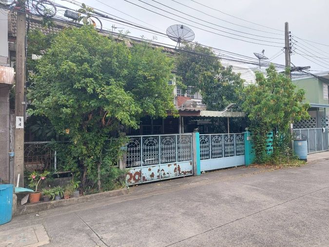 3-bed townhouse for sale, 60 sqm, 27 sq wah, Prachakornthai Village
