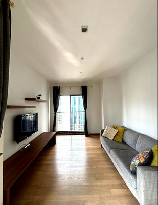 Condos for rent BTS Phrom Phong : for rent Noble Refine. 2bed 72sqm. Line id: @pfagent