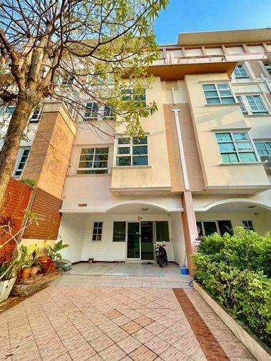 ขายโฮมออฟฟิศ 3 ห้องนอน 311 ตร.ม. 32 ตร.ว. เขตบึงกุ่ม