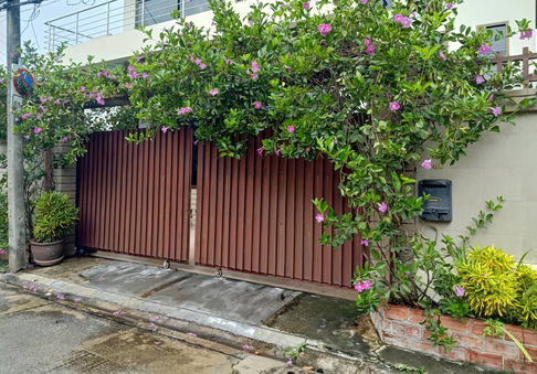 House for sale in Sukhumvit 71/ Pridi 20 55sq.w Near BTS Phrakhanong, St. Andrews International School 0879074045