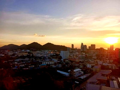 Condos for rent : For rent The Sky Condo Sriracha, beautiful room, high floor, great  location, city and sea view