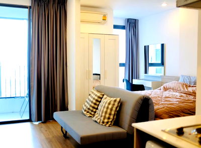 Condos for sale : Ideo Q Chula Samyan【𝐒𝐄𝐋𝐋 & 𝐑𝐄𝐍𝐓】🔥 Live a cool life in a room that meets all your needs. Near important places 🔥  Contact Line ID: @hacondo