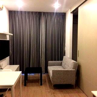 Condos for sale : Ideo Q Chula Samyan【𝐒𝐄𝐋𝐋 & 𝐑𝐄𝐍𝐓】🔥The living space is divided into perfect proportions. simplicity and modernity 🔥  Contact Line ID: @hacondo