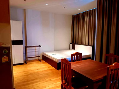 Condos for sale : Villa Rachatewi【𝐒𝐄𝐋𝐋 & 𝐑𝐄𝐍𝐓】🔥 Perfection of design and location, near Siam, convenient travel with BTS . 🔥  Contact Line ID: @hacondo