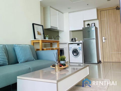 คอนโด 1 ห้องนอนตกแต่งครบพร้อมอยู่ ในโครงการ The Riviera Wongamat พัทยา 4.950.000 บาท สิ่งอำนวยความสะดวกชั้นยอด