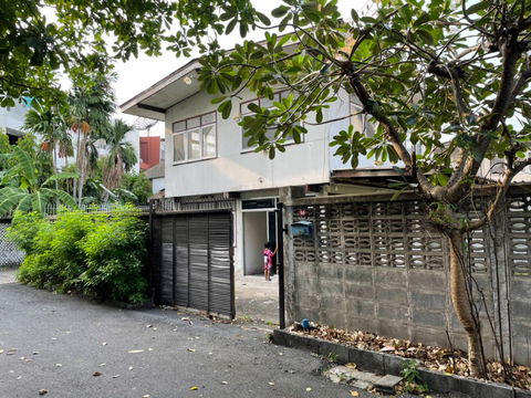 House for sale sukhumvit 71 ขายบ้านเดี่ยวพร้อมที่ดินสุขุมวิท 71 ปรีดีพนมยงค์ 14 เนื้อที่ 60 ตร.ว ที่ดินสุขุมวิท ใกล้บีทีเอสพระโขนง เอกมัย 087-907-4045